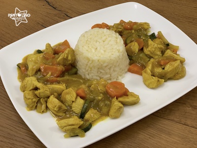Pollo con verdure al curry